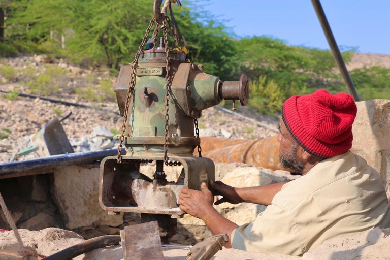 تدشين مشروعات بتمويل إماراتي في اليمن