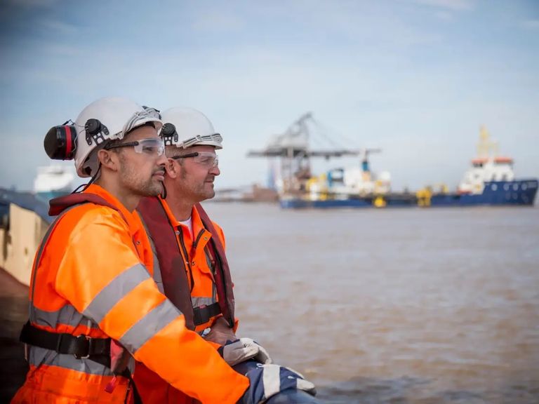 عمال السفن عمال سفن الشحن