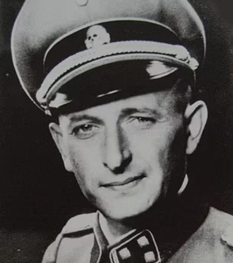 أدولف آيشمان والسجان شالوم ناغار