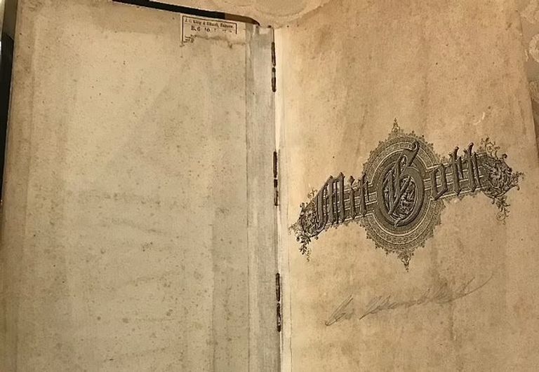 دفتر يوميات نازي يحمل دليلا حول الكنز غرفة العنبر