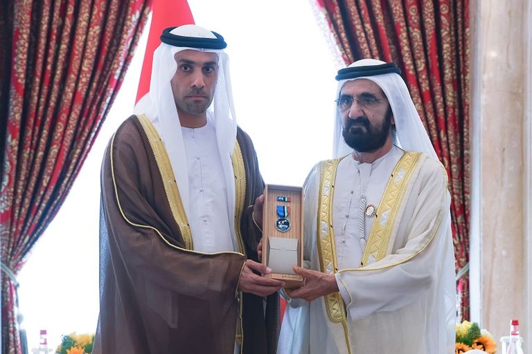 الشيخ محمد بن راشد يكرم أبناء دولة الإمارات المتميزين في قطاع الفضاء