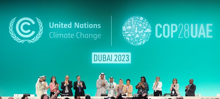 الإمارات تحلق نحو المستقبل بإنجازات اقتصادية وتنموية فارقة