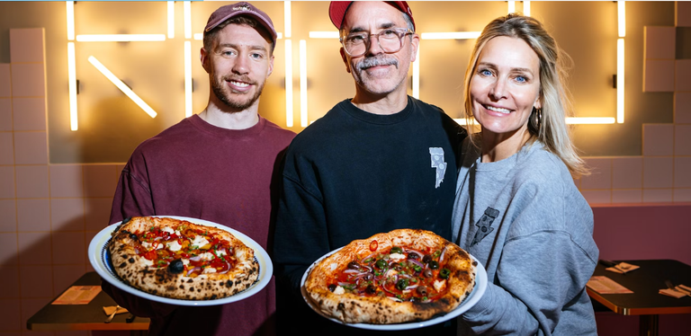 ميتشل فايزر النجم الجزائري ميتشيل فايزر