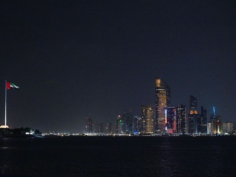 جانب من مظاهر الاحتفال بعيد الاتحاد الـ53 في الإمارات