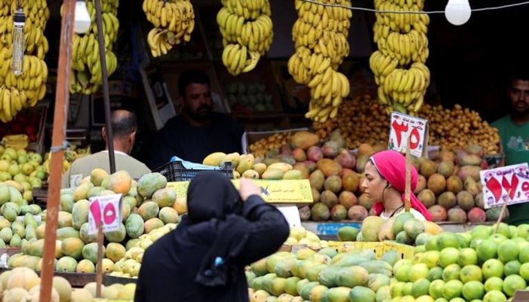 أسواق شعبية لبيع الخضروات والفاكهة في مصر 