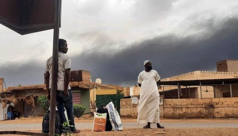 سودانيون يفرون من الحرب في وطنهم