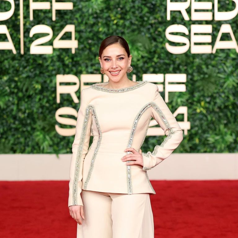 السجادة الحمراء لفيلم "من وراء الموج"