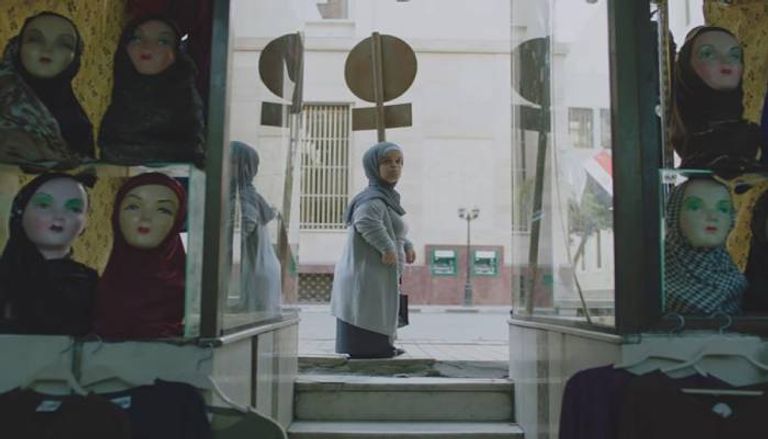 كريم فهمي يدعم بطلة فيلم سنو وايت