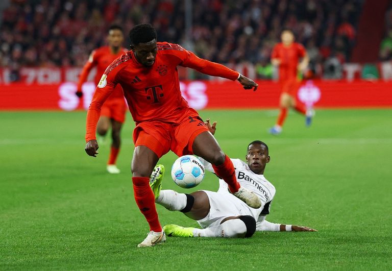 ألفونسو ديفيز ألفونسو ديفيز