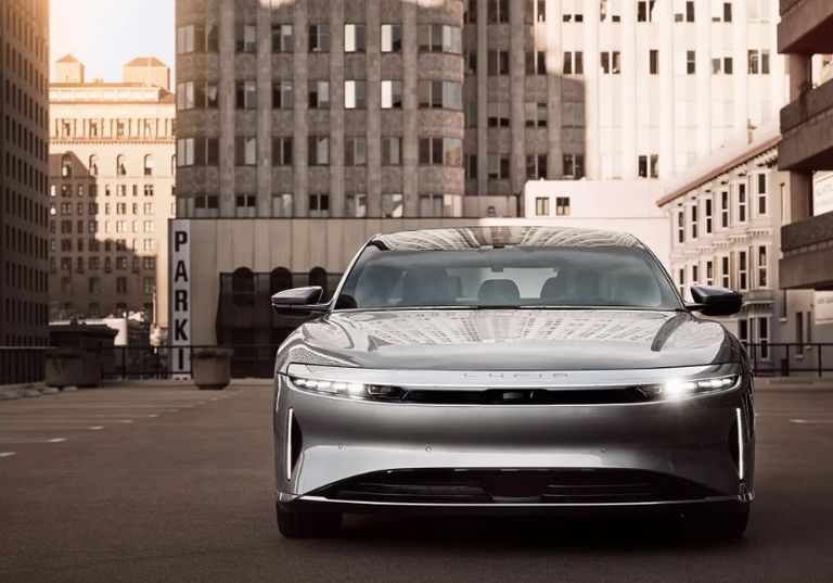 طراز Lucid Air قائمة أفضل السيارات الكهربائية في 2024