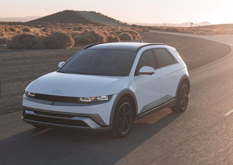 طراز Hyundai Ioniq 5 قائمة أفضل السيارات الكهربائية في 2024
