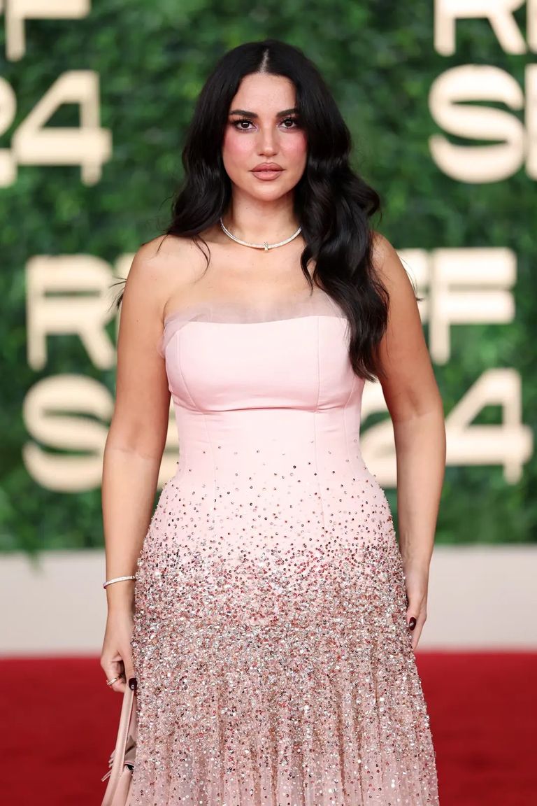 النجمة الهندية العالمية بريانكا شوبرا