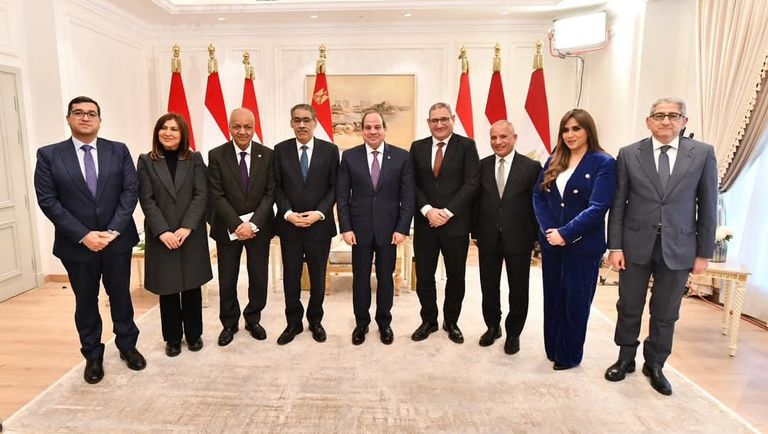 السيسي يجتمع مع قادة الجيش وأجهزة الأمن