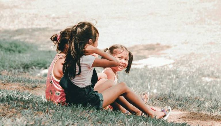 لعب الأطفال بالتراب يزيد المناعة لعب الأطفال بالتراب يزيد المناعة