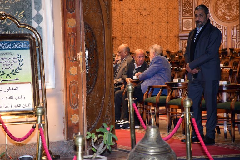 لطفي لبيب في عزاء نبيل الحلفاوي