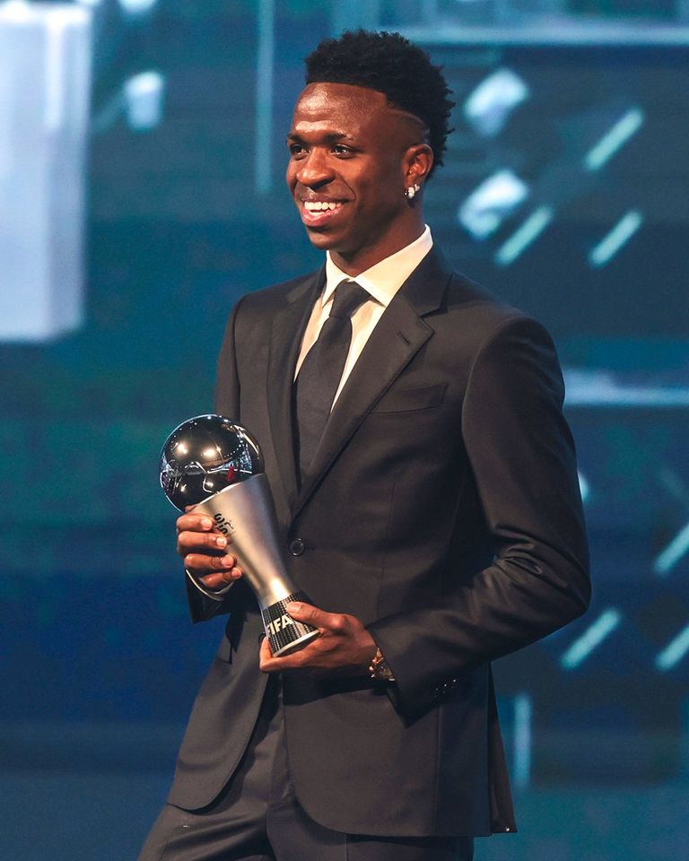 تتويج فينسيوس جونيور بجائزة ذا بيست فينسيوس جونيور