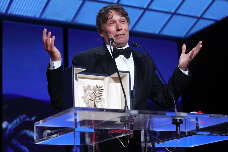 أبطال فيلم "أنورا"