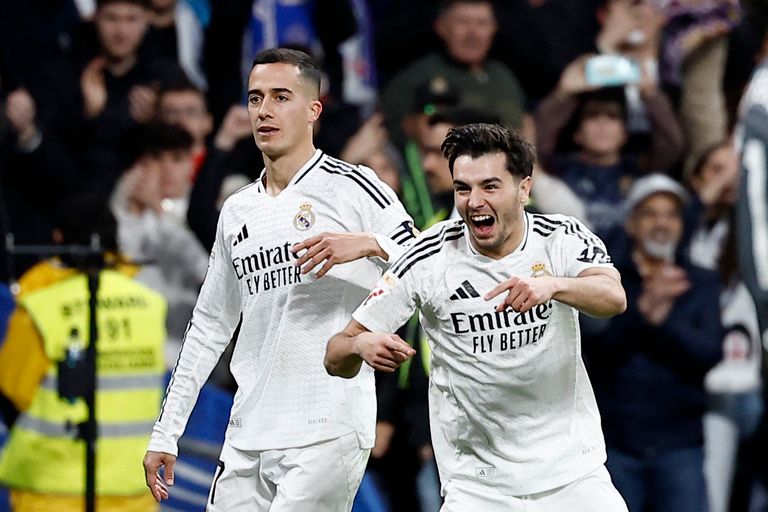 ريال مدريد ريال مدريد يفوز على إشبيلية برباعية