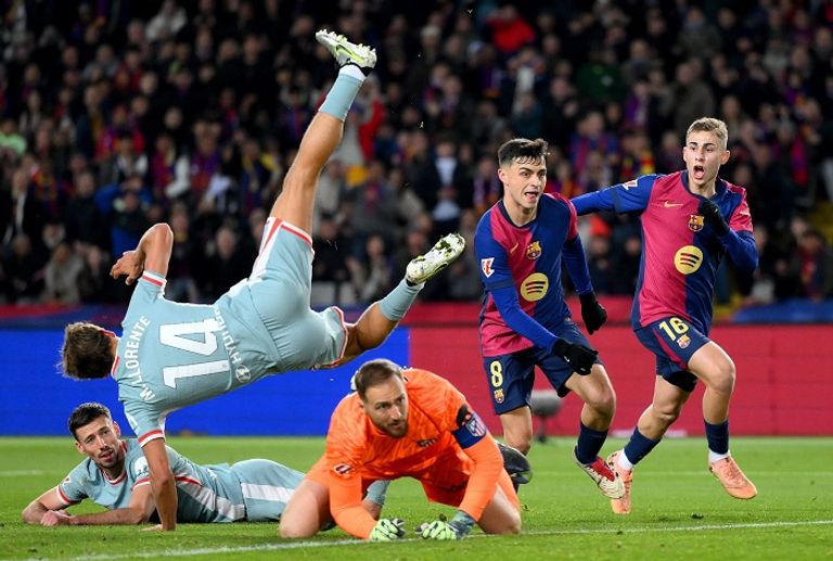 برشلونة ضد أتلتيكو مدريد الألماني هانز فليك