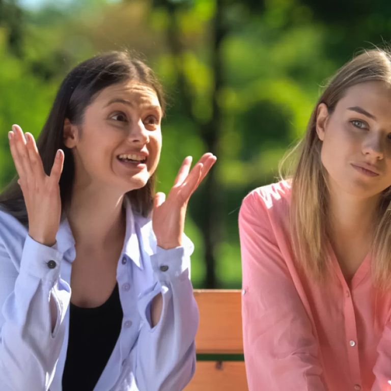 استراتيجيات بسيطة للتعامل مع شخص كثير الكلام 