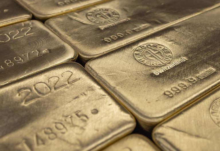 أسعار الذهب تستقر مع هدوء الأسواق