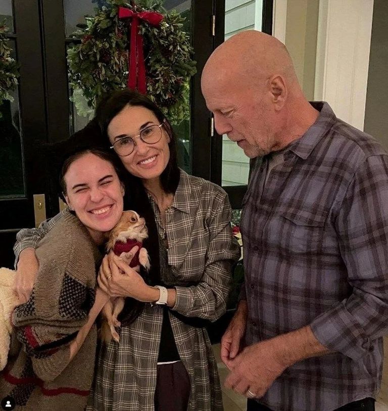 بروس ويليس بصحبة بناته