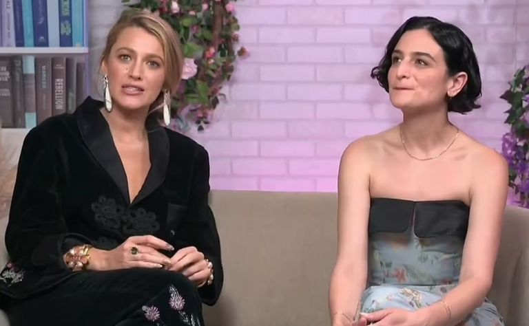 النجمة بليك ليفلي