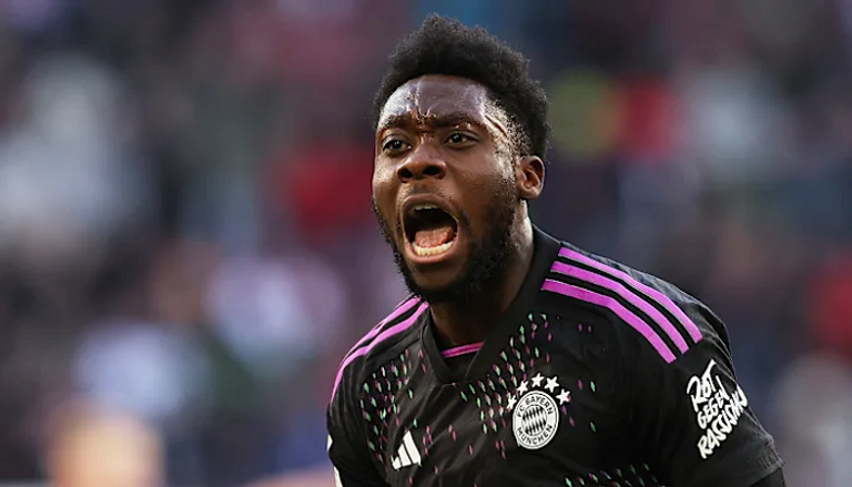 ألفونسو ديفيز كارلو أنشيلوتي وفلورنتينو بيريز