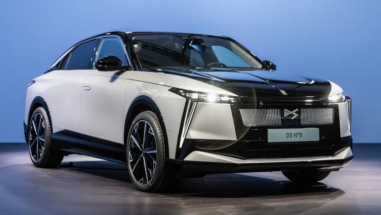 سيارة DS N°8 أحد أفضل السيارات الكهربائية المنتظرة في عام 2025 أفضل 9 سيارات كهربائية منتظرة لعام 2025