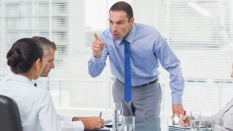 هناك حدود للدعابة في بيئة العمل