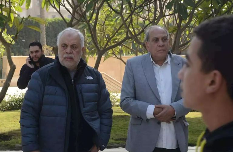 نشوى مصطفى في جنازة زوجها