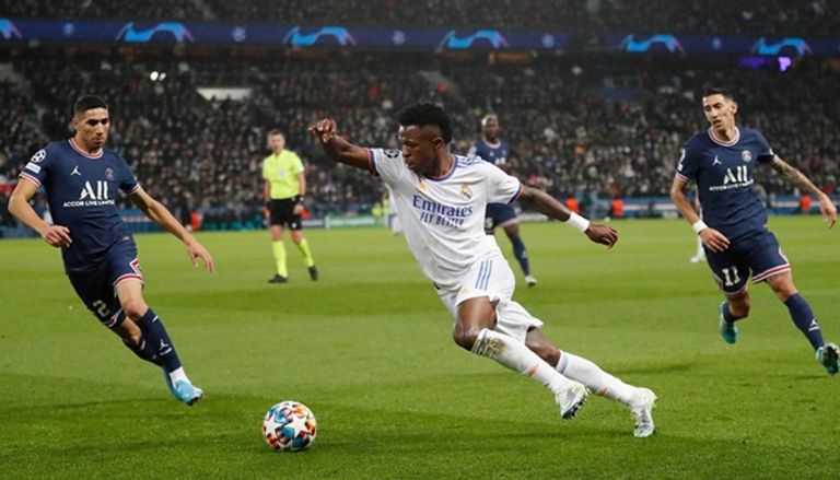 لويس إنريكي وناصر الخليفي