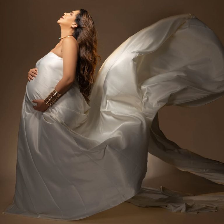 دنيا عبد العزيز