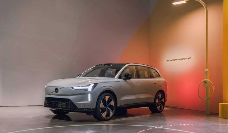 فولفو EX90 2025 في السعودية فولفو EX90 موديل 2025