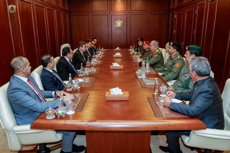 المشير خليفة حفتر واللواء حسن رشاد