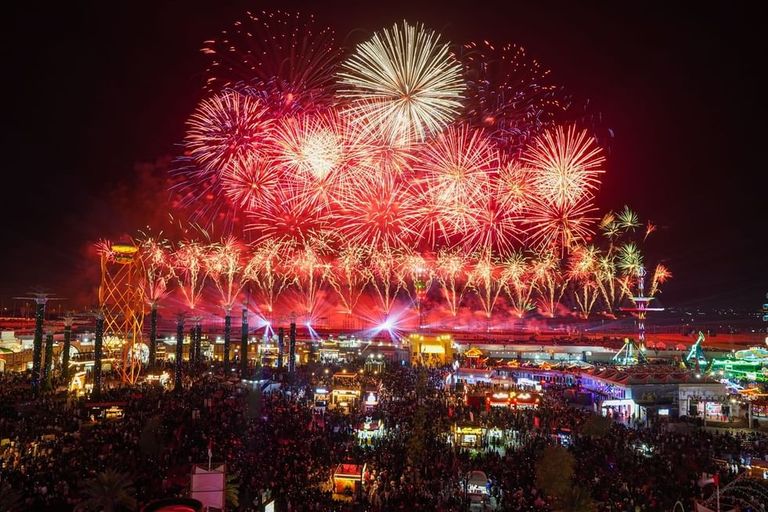 الاحتفال بالعام الجديد 2025