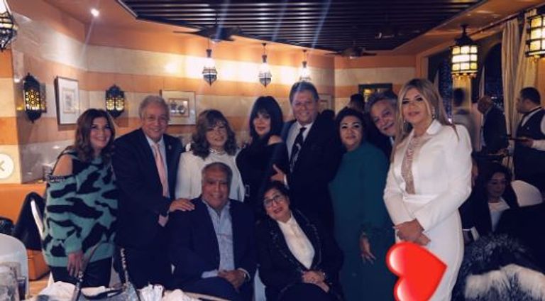 عمر عبدالعزيز يحتفل بعقد قرانه