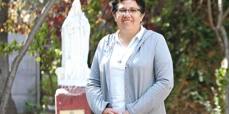 الأخت نيللي ليون كوريا