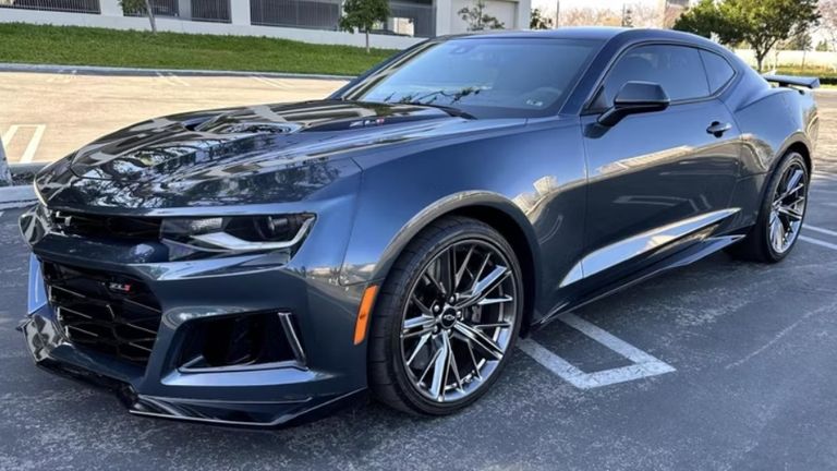 طراز Chevrolet Camaro ZL1 سيارة رياضية طراز Porsche 911 GT3