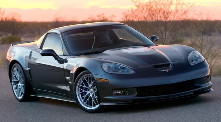 طراز Chevrolet Corvette ZR1 سيارة رياضية طراز Porsche 911 GT3