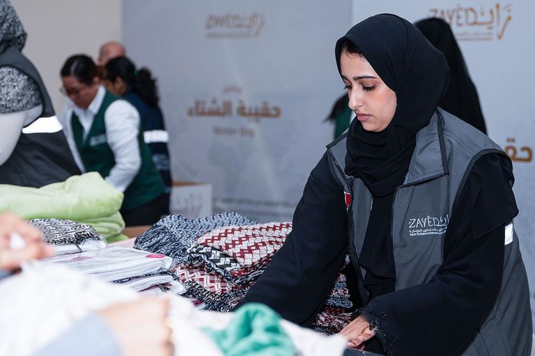 حقائب الشتاء ضمن حملة زايد الإنسانية