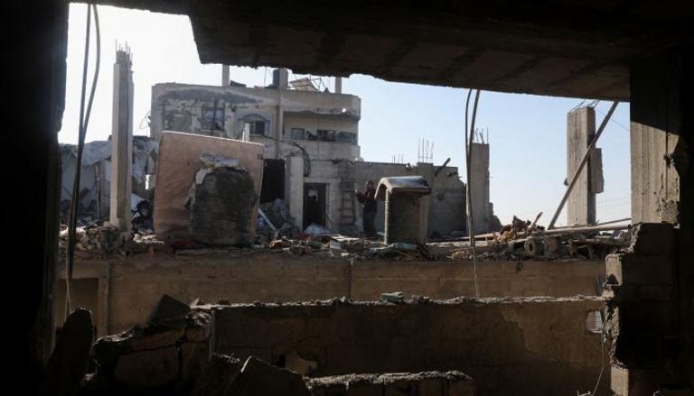 آثار قصف إسرائيلي على منزل في رفح