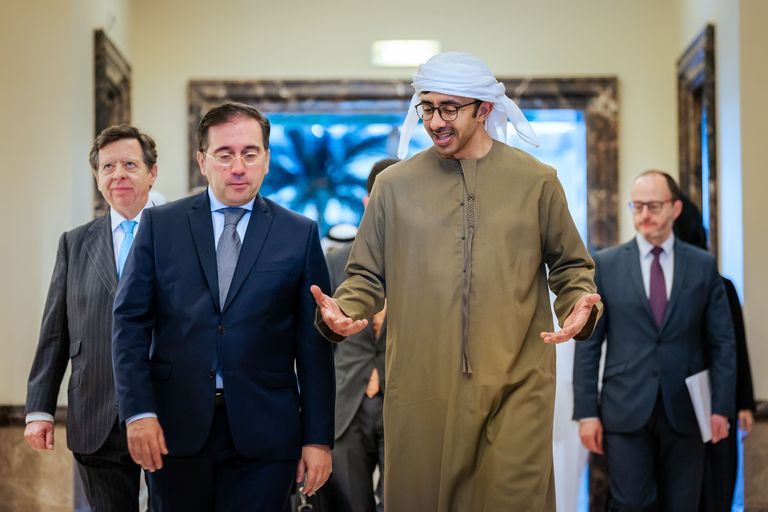 الشيخ عبدالله بن زايد آل نهيان ووزير خارجية إسبانيا
