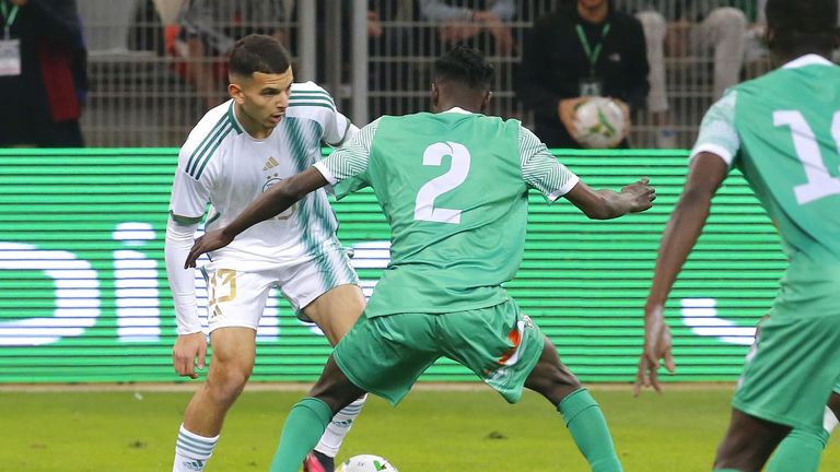 بدر الدين بوعناني رياض محرز، نجم منتخب الجزائر