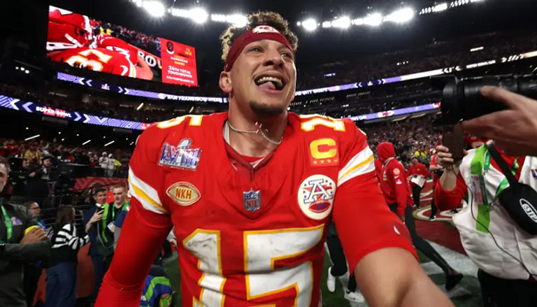 باتريك ماهومز فرحة كانساس سيتي