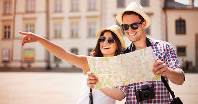 ما هي فوائد السفر كزوجين في عيد الحب؟ نصائح تخطيط لرحلة رومانسية في عيد الحب 2024
