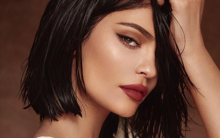 مكياج مناسب لصور السيلفي في عيد الحب