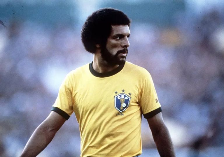 جونيور الفرنسي إيريك كانتونا