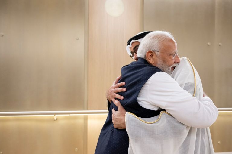 الشيخ محمد بن زايد آل نهيان ورئيس وزراء الهند