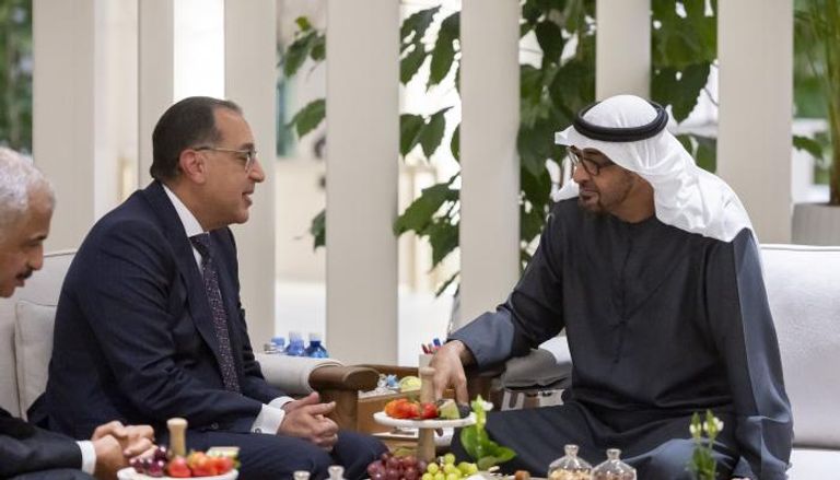 الشيخ محمد بن زايد آل نهيان مع رئيس الوزراء المصري